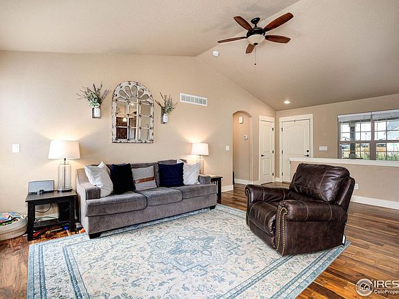 4th image of 4123 Woodlake Ln