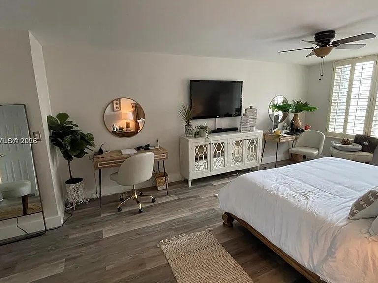 5161 Collins Ave #1012 — Photo 14