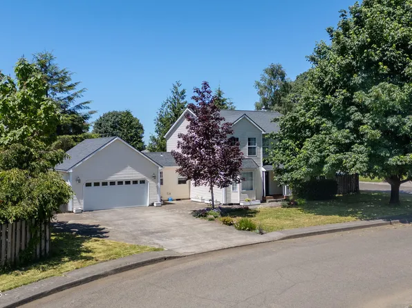 6505 Colonial Way, Tillamook, OR 97141