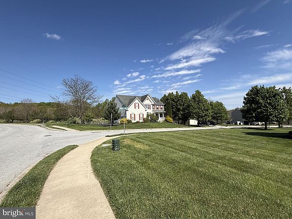 2nd image of 102 Haven Cir