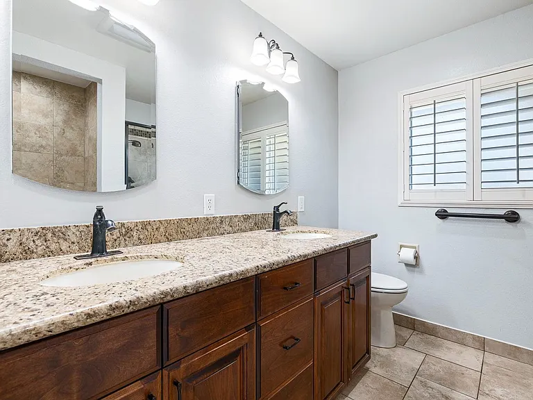 1511 E Almendra Dr — Photo 17