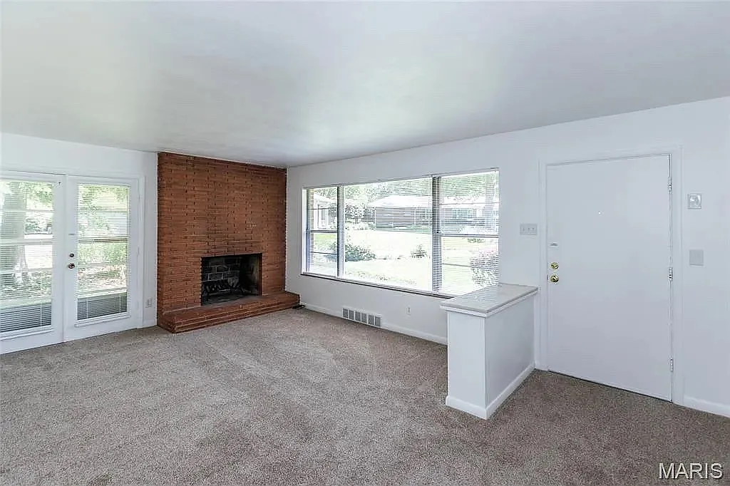 3 bed, 2036 sqft, $3,000 — Photo 2