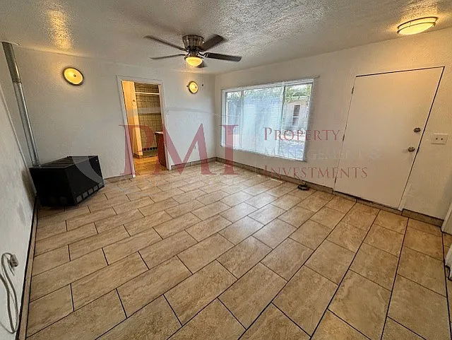 515 E. Las Cruces Avenue Apt. B — Photo 12
