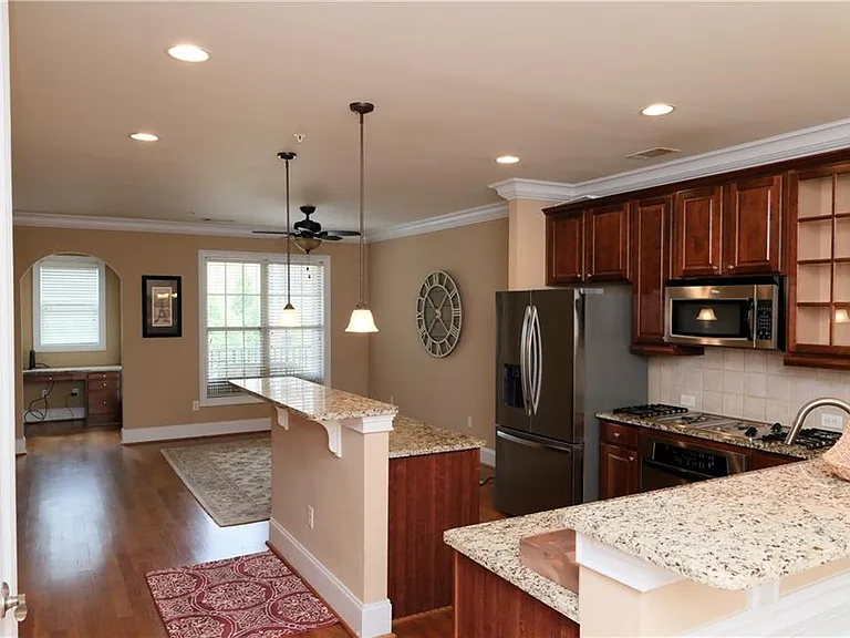 2300 Peachford Rd #2203 — Photo 7