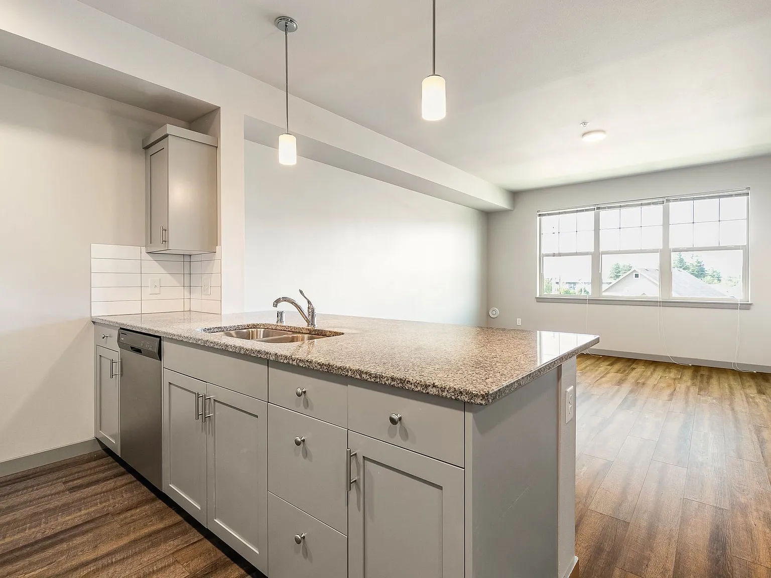 Find your dream home at Prince Avenue Apartments! Offering 1, 2, 3, and 4 bedroom Units! — Photo 4