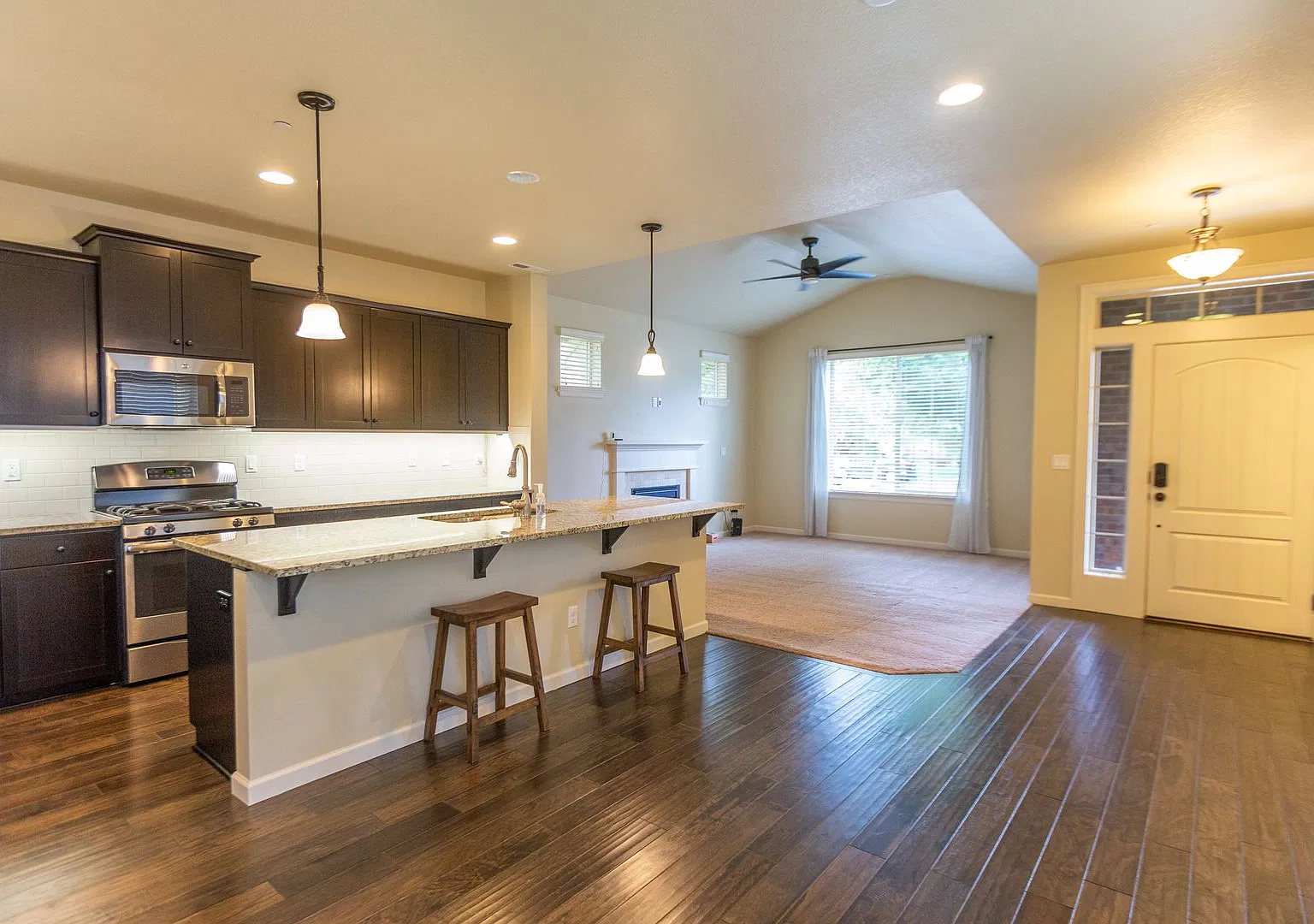 3 Bedroom Villebois Home - Don't miss out on this Amazing Home ! — Photo 4