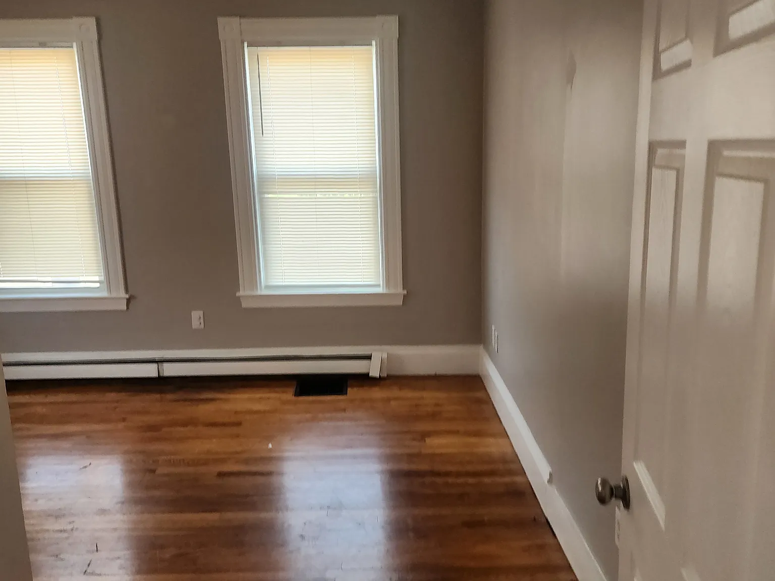3 bed, $2,300 — Photo 2