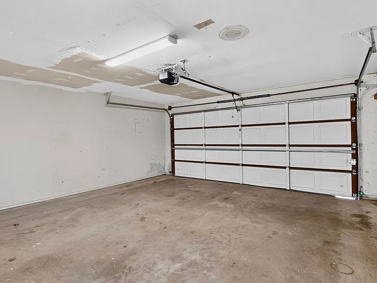 2919 Panhandle Dr — Photo 35
