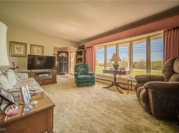 1853 Hartville Rd, Mogadore, OH 44260