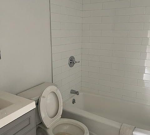 3rd image of 28 Broad St Floor 2