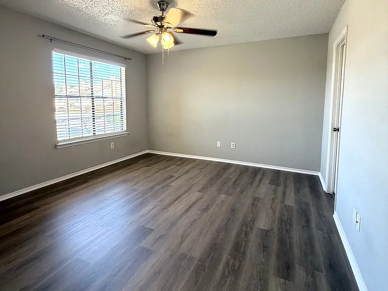 4233 Madera Rd #4 — Photo 14