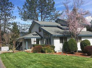 440 NW Pleasant View Dr, Grants Pass, OR 97526