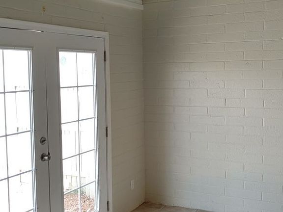 5th image of 2516 E Paradise Ln