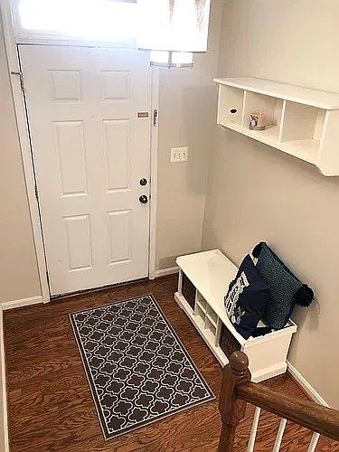 3 bed, 3.5 bath, 1854 sqft, $3,700 — Photo 3