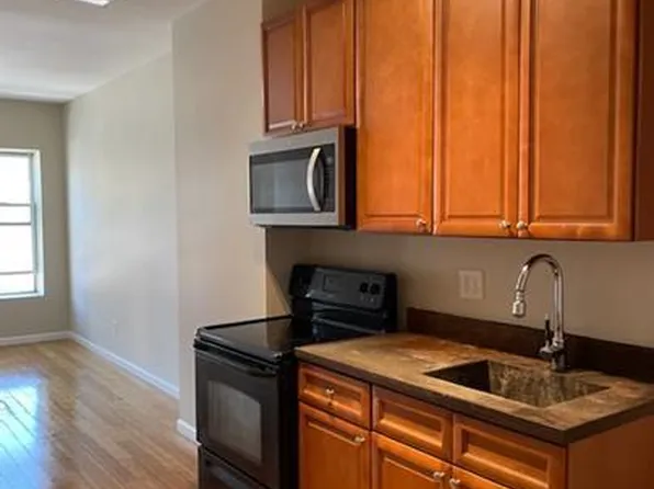 26 N Hamilton St, Poughkeepsie, NY 12601
