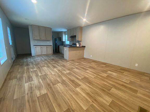2nd image of 46489 Chapman Dr #120