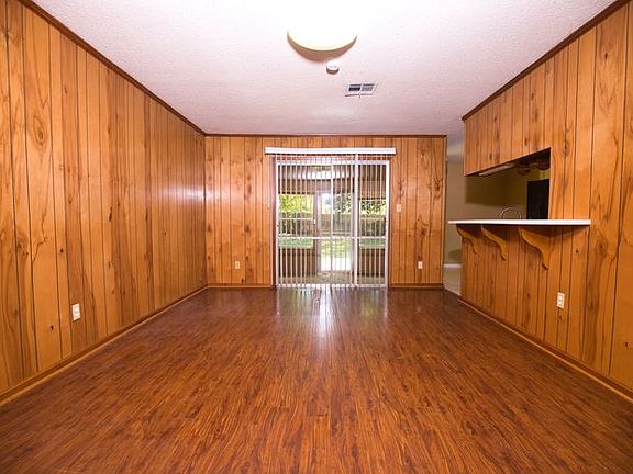 3rd image of 6004 Pinebrook Dr