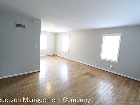 2nd image of 7525 Terrace St