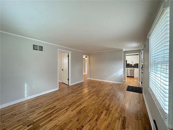 3rd image of 7212 Grand Ave