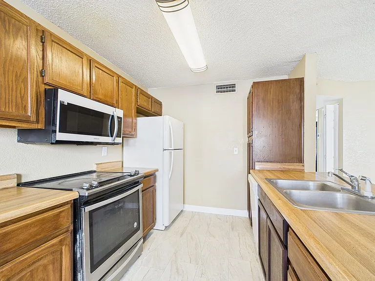 5236 W Peoria Ave #140 — Photo 3