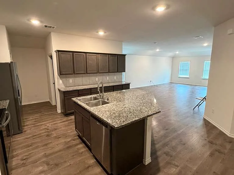 2708 Corbo Dr — Photo 16
