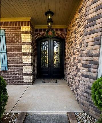 3rd image of 2202 Golden Eagle Dr