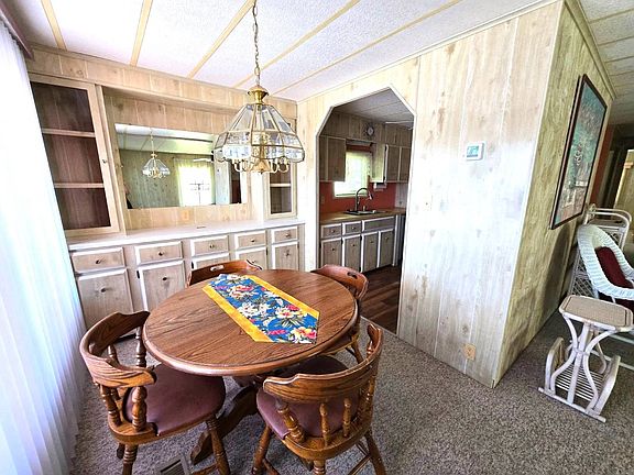 3rd image of 370 Alpine Dr