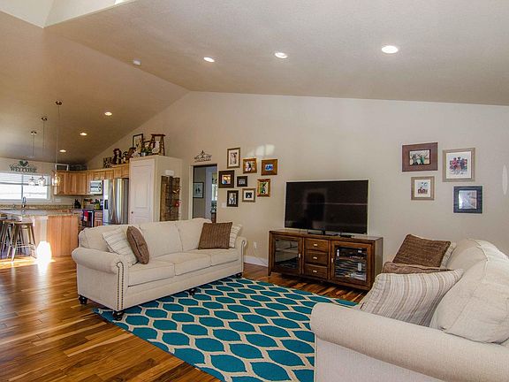 4th image of 6695 Circle Hill Cir