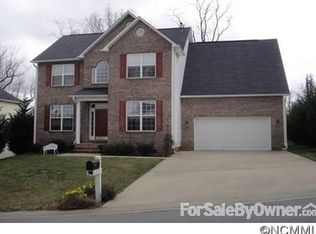 55 Yorktown Cir, Arden, NC 28704