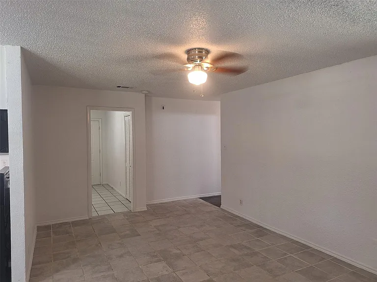 6005 Barry Dr — Photo 12
