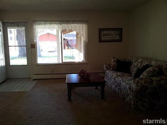5th image of 913 Patricia Ln