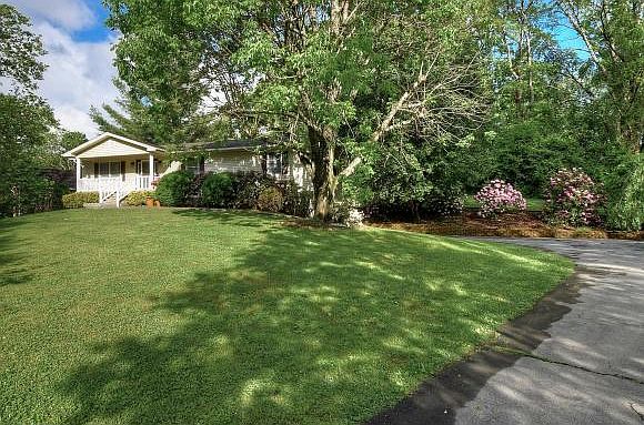 1st image of 109 Park Ct