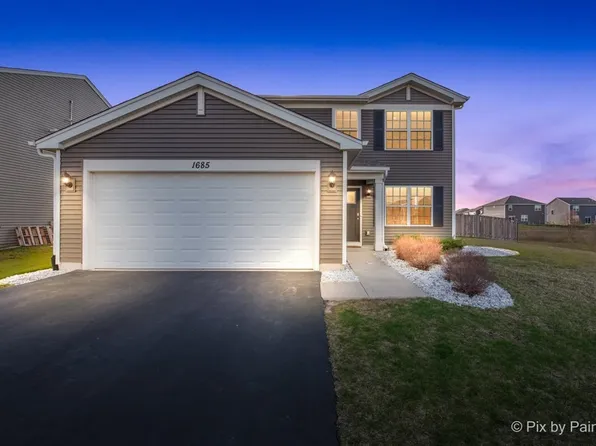1685 Bayberry Ln, Hampshire, IL 60140