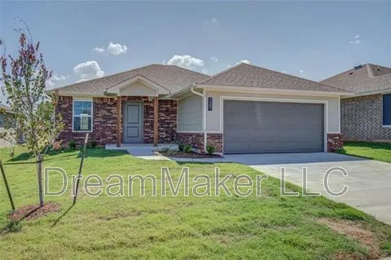 3 bed, 2.0 bath, 1208 sqft, $1,495 — Photo 1