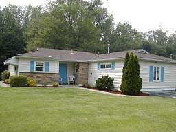 1st image of 32 Pine Dr