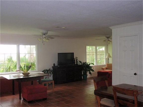 4th image of 202 E Forest Ave