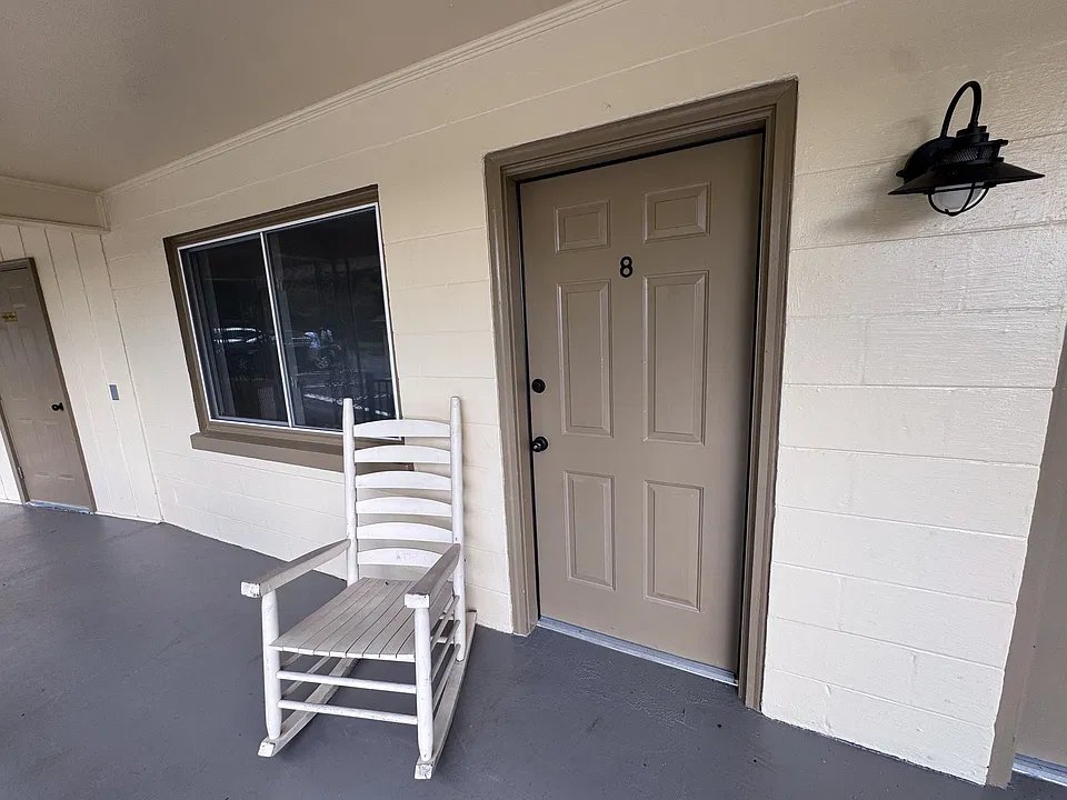 1595 Soco Rd #8
