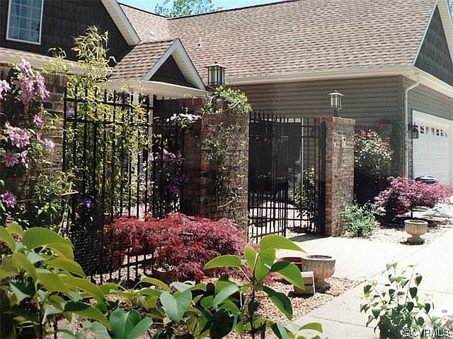 1st image of 1096 Shenandoah Crossing Dr