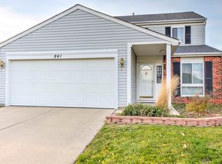 841 Plains Ct, Carol Stream, IL 60188