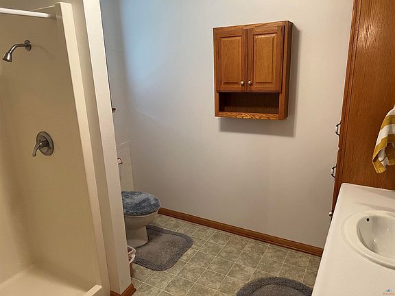 5th image of 301 Ne 301 Rd