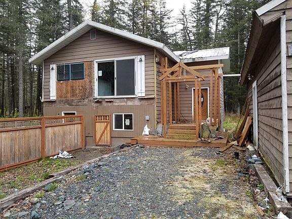 2nd image of 5465 Chalet Dr