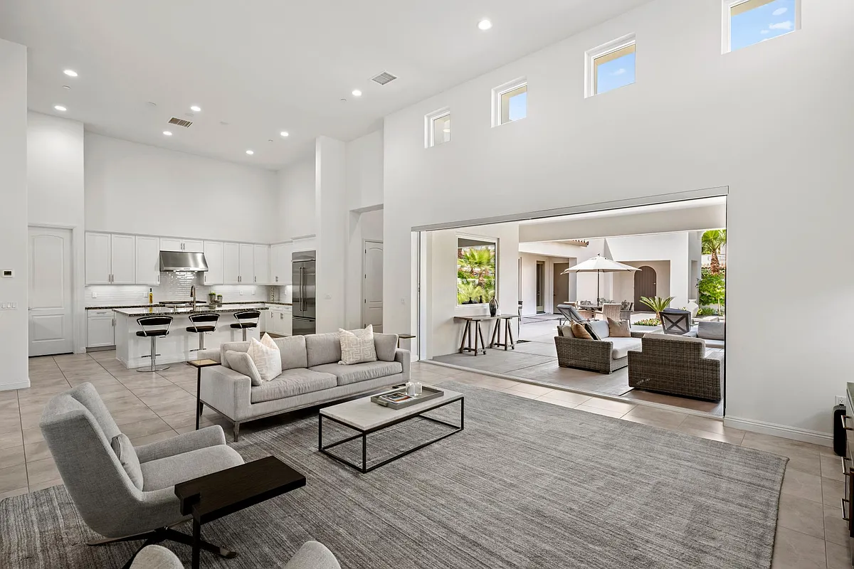 Living room with window wall - 50862 Cereza