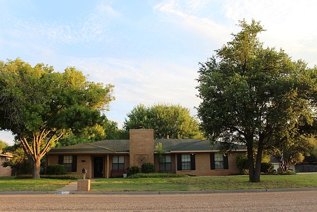 1st image of 3210 Valleyview Blvd