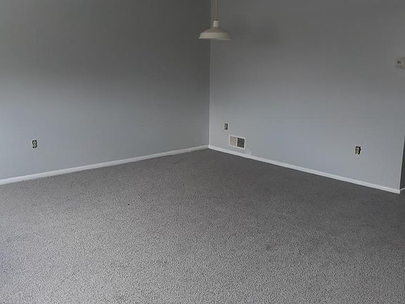 3rd image of 12037 Audubon Ave Floor 2