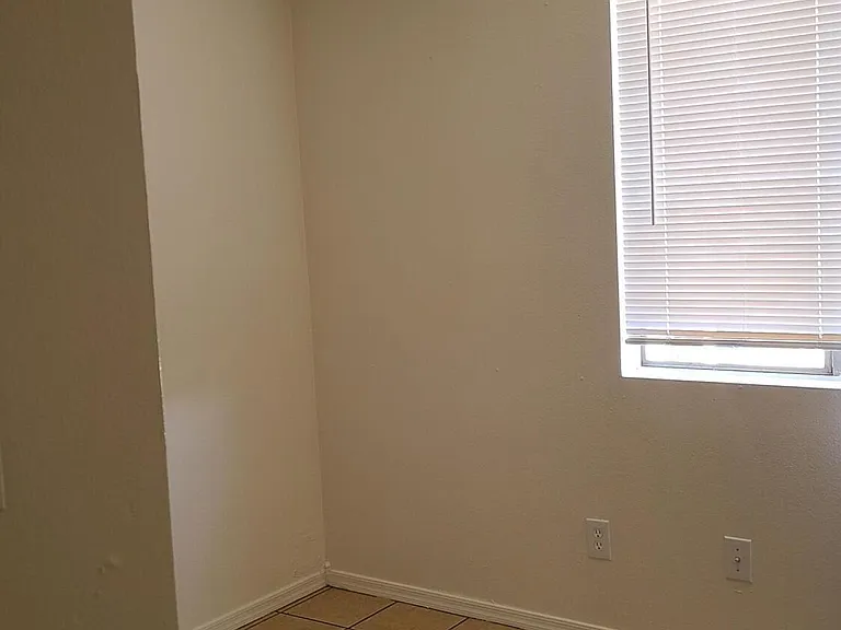 6111 W Cambridge Ave — Photo 13