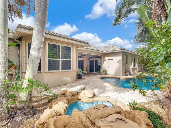 4936 NW 52nd Ave, Coconut Creek, FL 33073