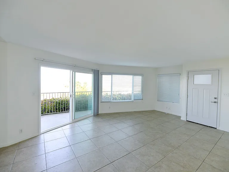 120 Calle Patricia — Photo 9