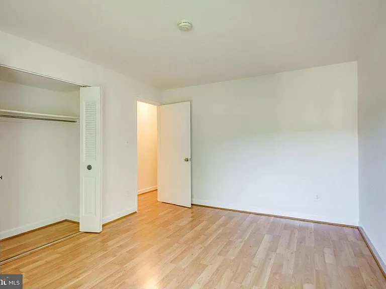 545 Florida Ave — Photo 18