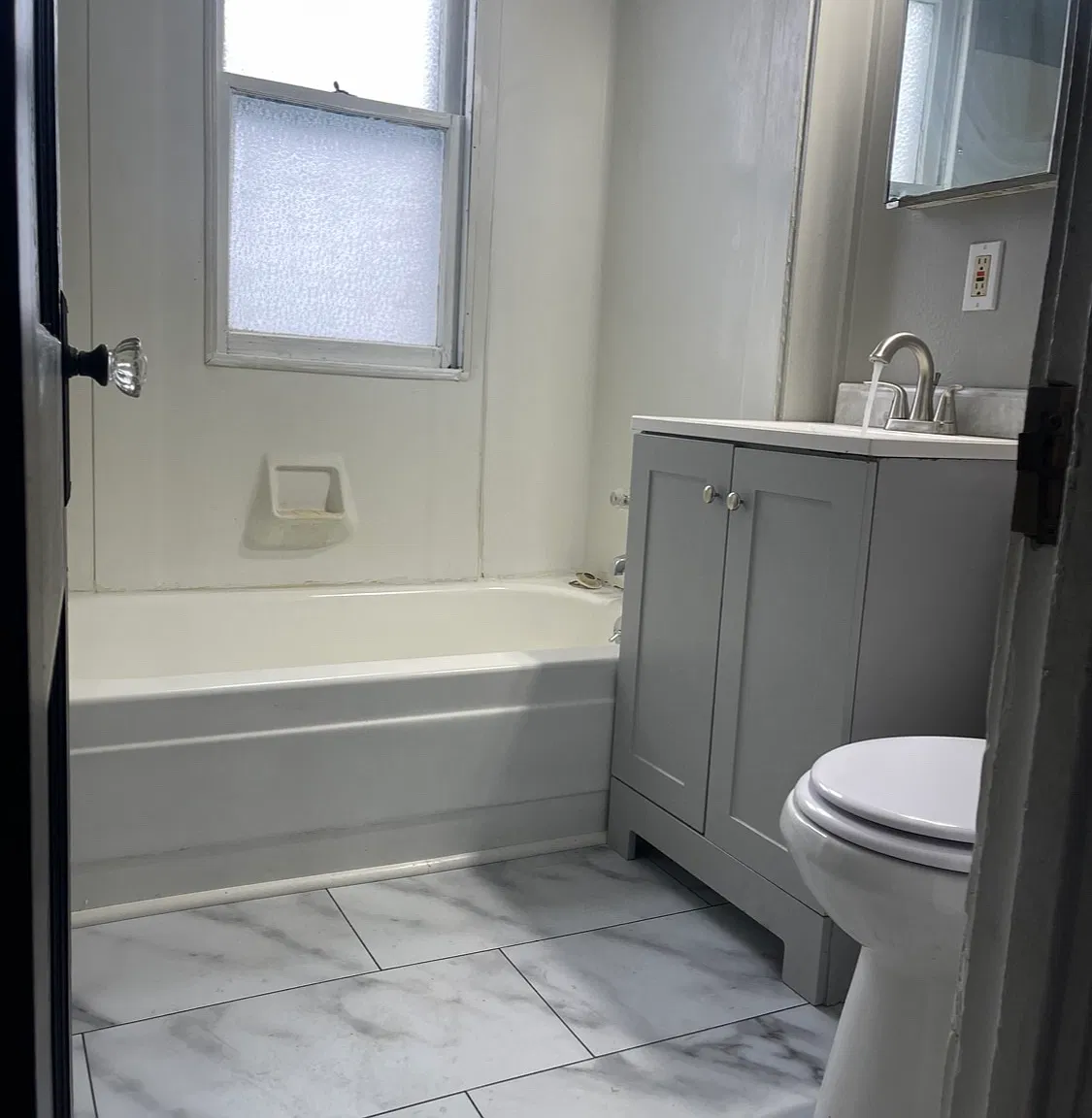 1319 E 188th St — Photo 3