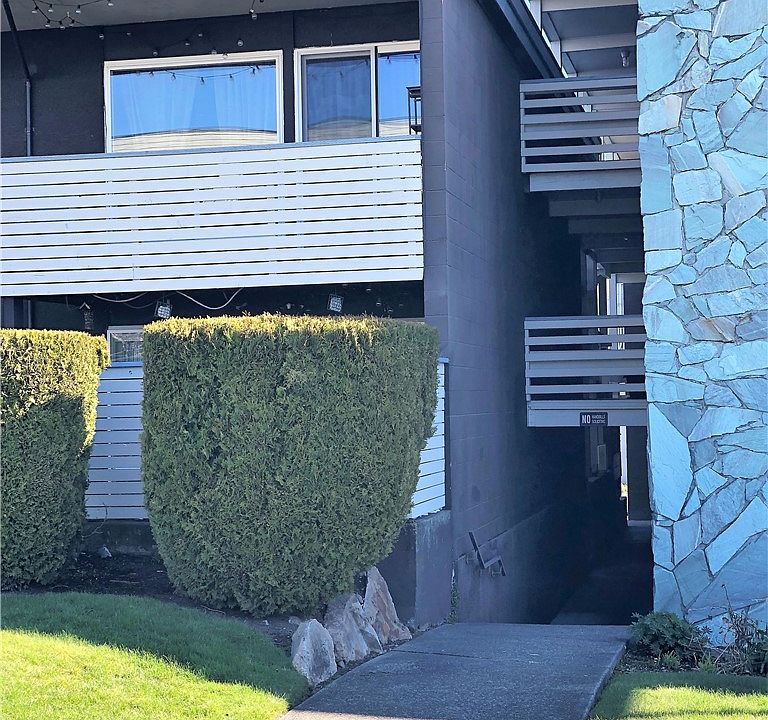 1st image of 22612 6th Ave S APT 10